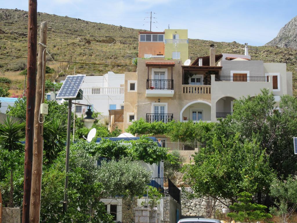 Kalotina'S Apartments Emborios Bagian luar foto